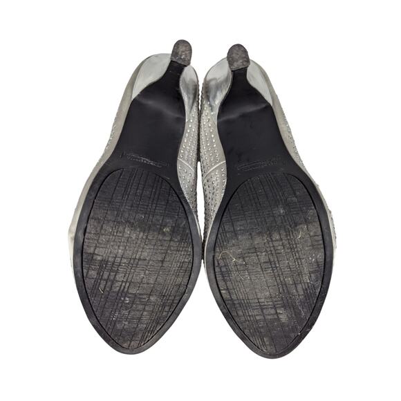 NWOT-1 SHOW! RAMPAGE! "GIMME" SILVER SATIN & MICROSTUDS, PEEP TOE HEELS! SZ 8.5M - Picture 9 of 10